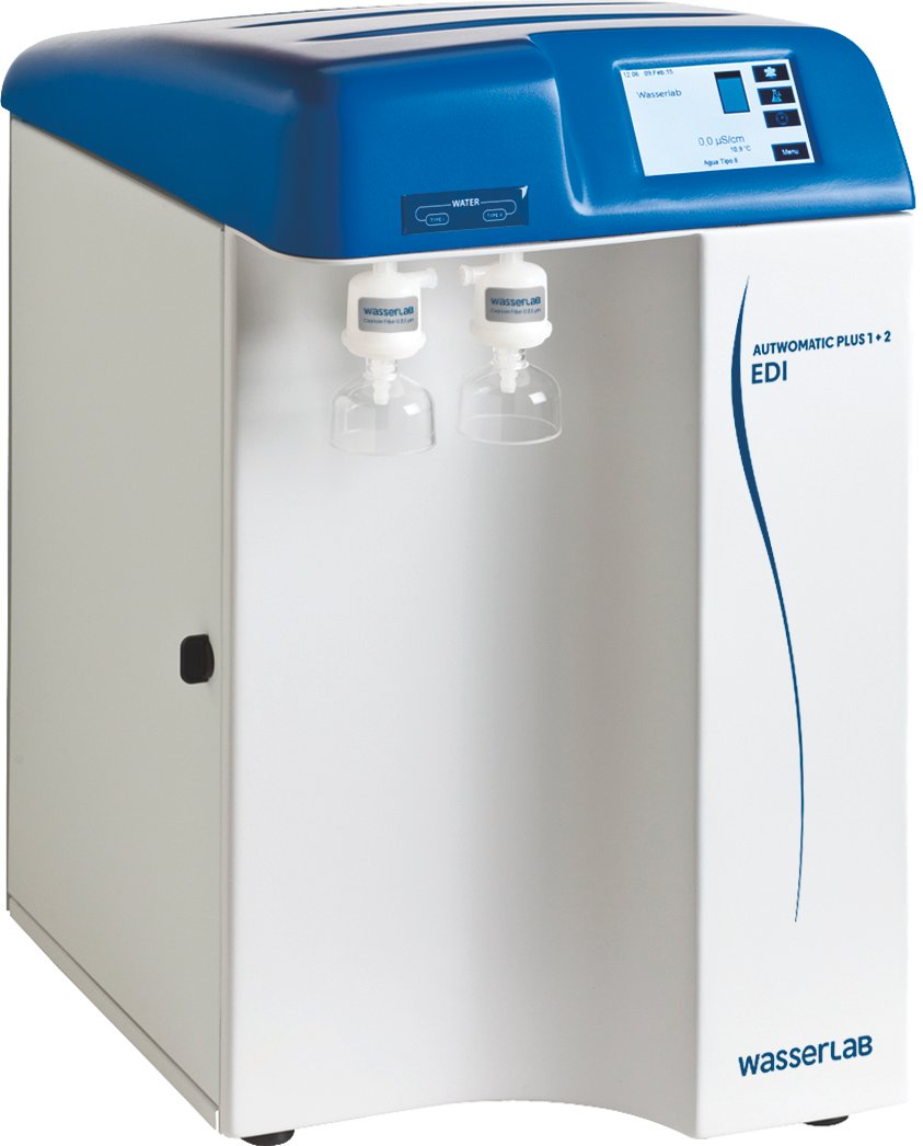 Técnico operando equipo Wasserlab